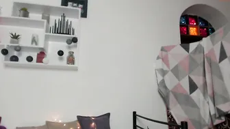 little_flower_ crazy woman masturbating cunt with hand
