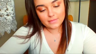 wearethebestinthissite the naughty bitch jerks off with sex toys