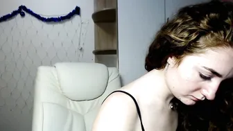 curlycutie19 busty babe twirls big ass