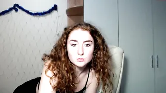 curlycutie19 busty babe twirls big ass