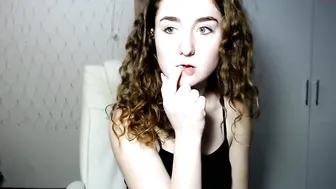 curlycutie19 busty chick