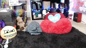 fionnafineass cute little woman pulling nipples