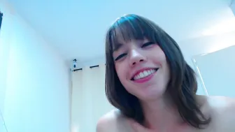 justiin_black seductive chick fucks sex toy