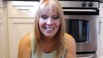 daniluvs2 crazy lady fondles her cunt in panties