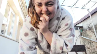 toxicanna busty  girl  jerks her pussy and squirts