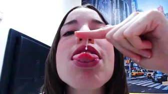 justiin_black teen black-haired chick talks coquettishly on camera