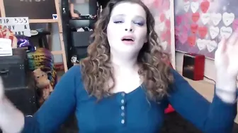 fionnafineass hot bitch punches holes with fingers