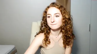 curlycutie19 Pretty girl