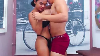 gym_model_hot sexy hottie fucks both holes