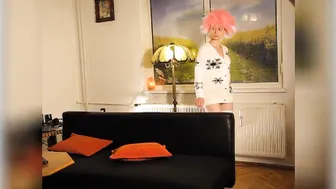 Doris Dawn cute bitch shows off her gorgeous body