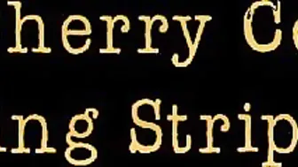 Doris Dawn luxurious bitch fucks pussy with phallus