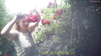 Doris Dawn skillful slut jerks off