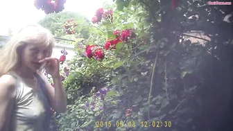 Doris Dawn skillful slut jerks off