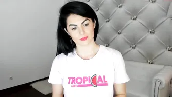 queenrannya crazy babe shows beautiful breasts