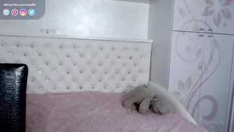 onefel gorgeous young lady exposes intimate places