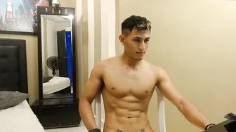 leo6pack18cm sexy slut exhausting the cap with masturbation