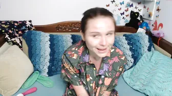 sexkitteh blissful doll chatting in fries