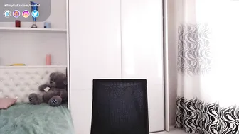 onefel cute posing in fries