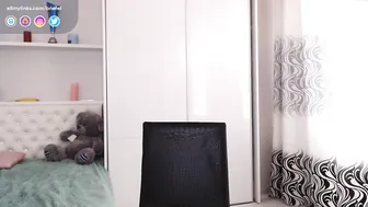 onefel cute posing in fries