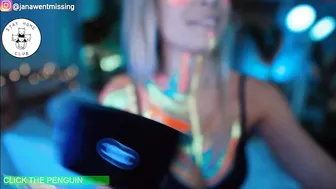 ocicat hot babe gently jerks pussy