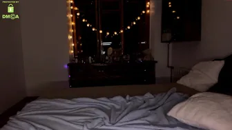 kiraaishere exquisite  cam girl  fucks herself in the vagina