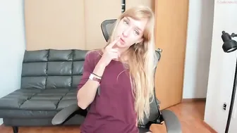 cutiepainter elegant confused caresses juicy pussy