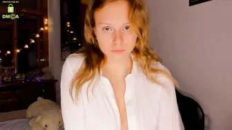 kiraaishere lustful skin jerks off shaved cunt