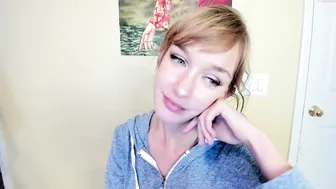 cutiepainter show with an attractive black hair