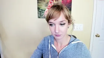 cutiepainter show with an attractive black hair