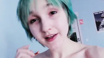 ephemeralflower mature slut gets naked on camera