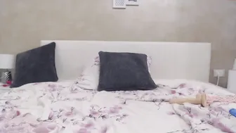 ellapaul cute fucks herself