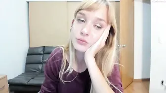 cutiepainter bitch drummed with glass dick