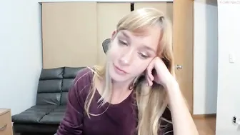 cutiepainter bitch drummed with glass dick