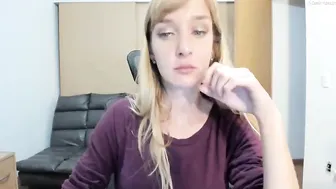 cutiepainter seductive babe dancing spectacular striptease