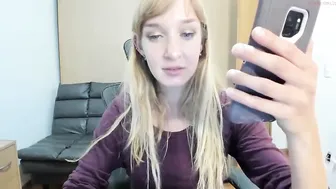 cutiepainter seductive babe dancing spectacular striptease