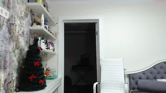 patriciashiny cute chick shows off gorgeous body