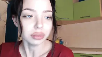 mrs_eva fucks herself with different sized dicks