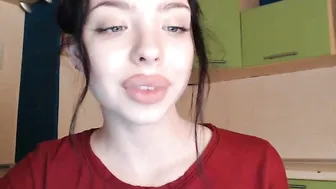 mrs_eva fucks herself with different sized dicks