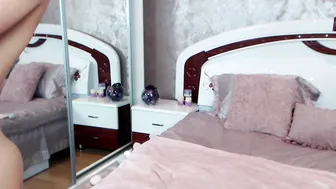 mmmaaa1234 pretty chick fucks pussy with black dildo