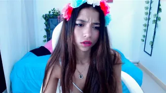 sofia_ortiz1 sexy babe caresses fingers