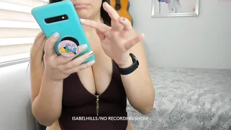isabelhills juicy breasts and smooth pussy