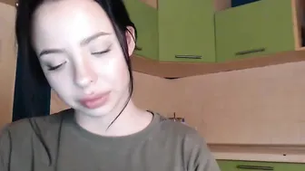 mrs_eva gorgeous babe fucks her shaved pussy