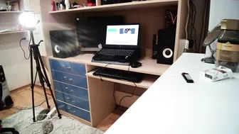 barsikmeow crazy chick fondles her cunt by hand