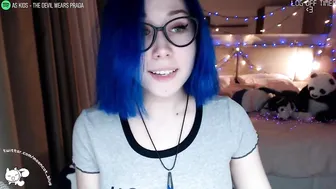 blue_mooncat cute babe showing slut shapes