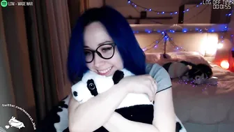 blue_mooncat cute babe showing slut shapes