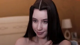 kimberlybells cute doll gives her pussy a dildo