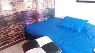 _roxana alluring woman shows vulgar essence