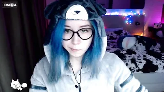 blue_mooncat Dark haired bitch