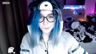 blue_mooncat Dark haired bitch