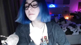blue_mooncat graceful devil with her palm rubs her vagina